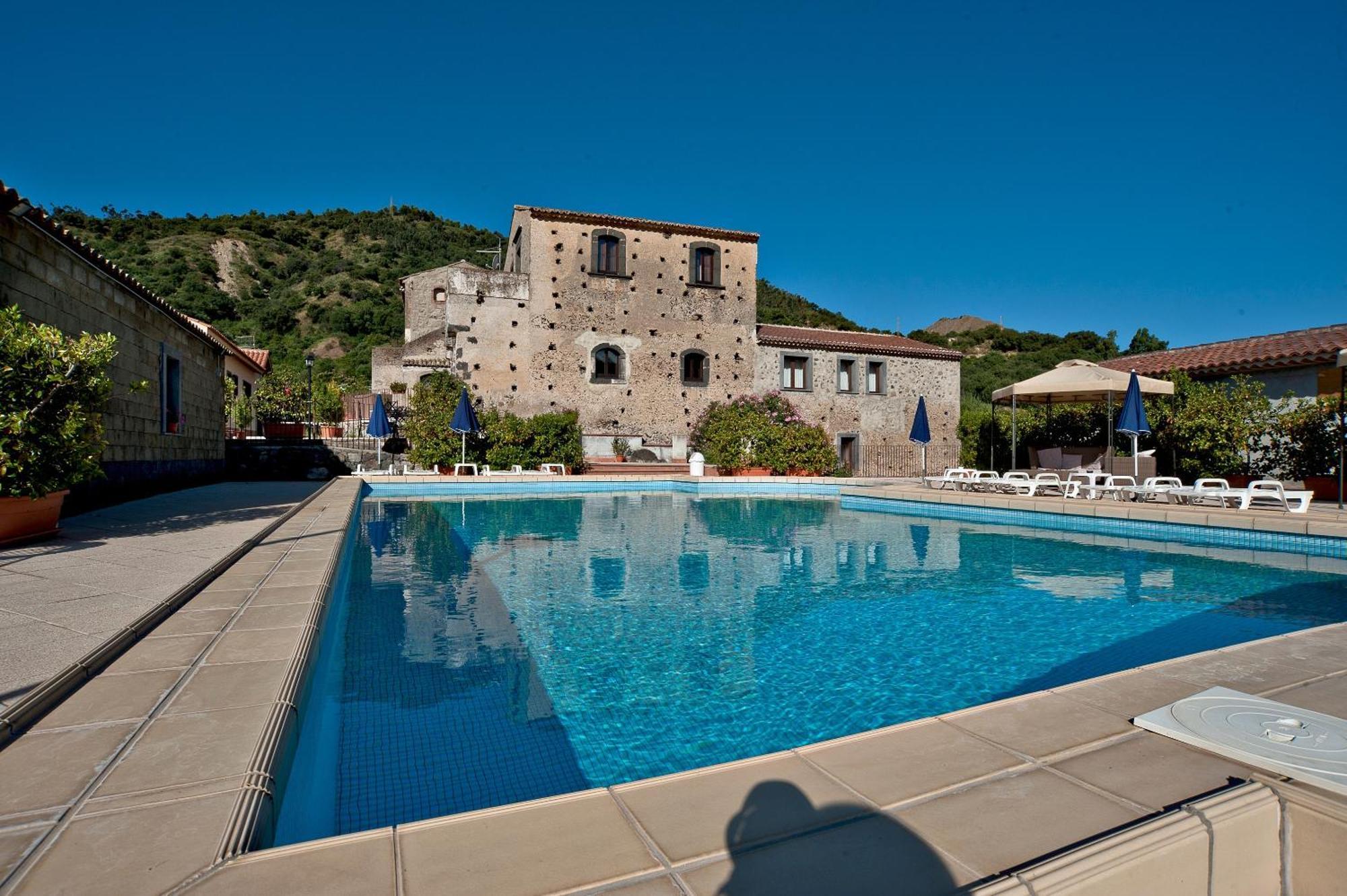 Il Borgo Country Resort Castiglione De Sicilia Exterior foto