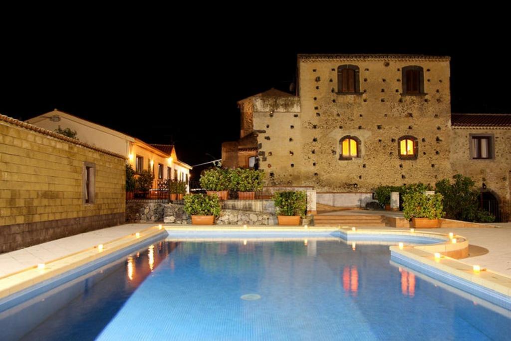 Il Borgo Country Resort Castiglione De Sicilia Exterior foto